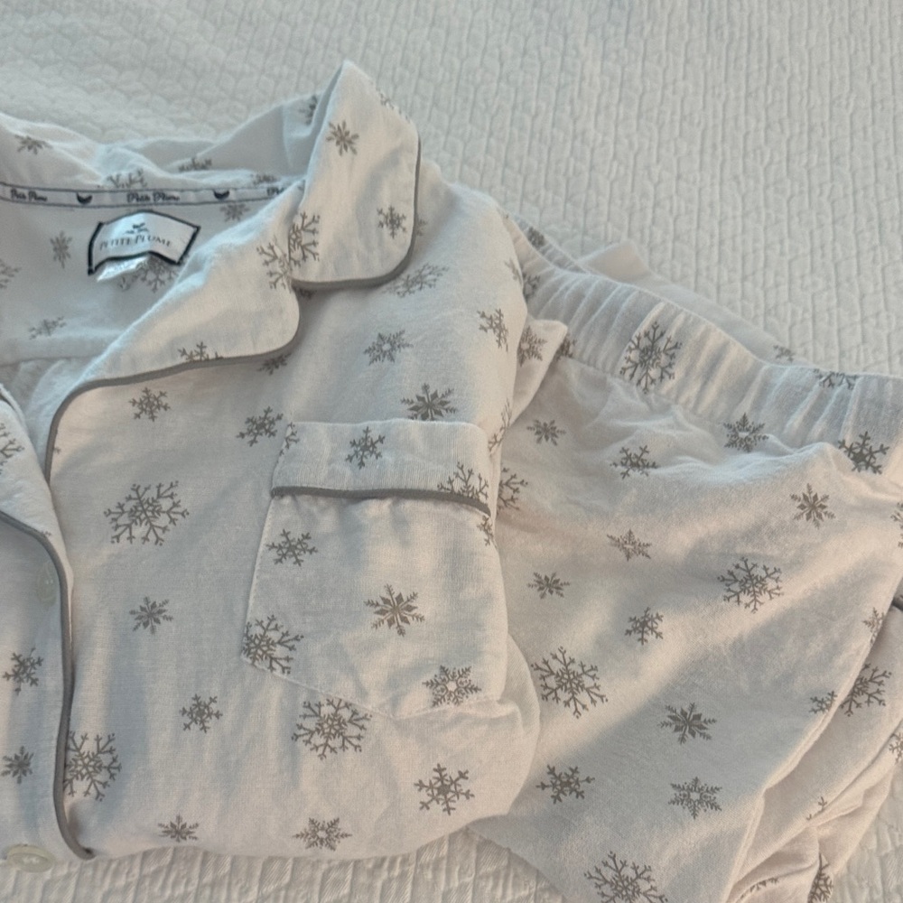 Petite, plum Light Gray Snowflake flannel Pajama Set